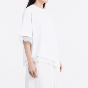 Alternative view of Lace Asymmetrical Oversized Top White - Marie - Atasan Oversize Asymetris variasi Lace Putih - Elated by Her
