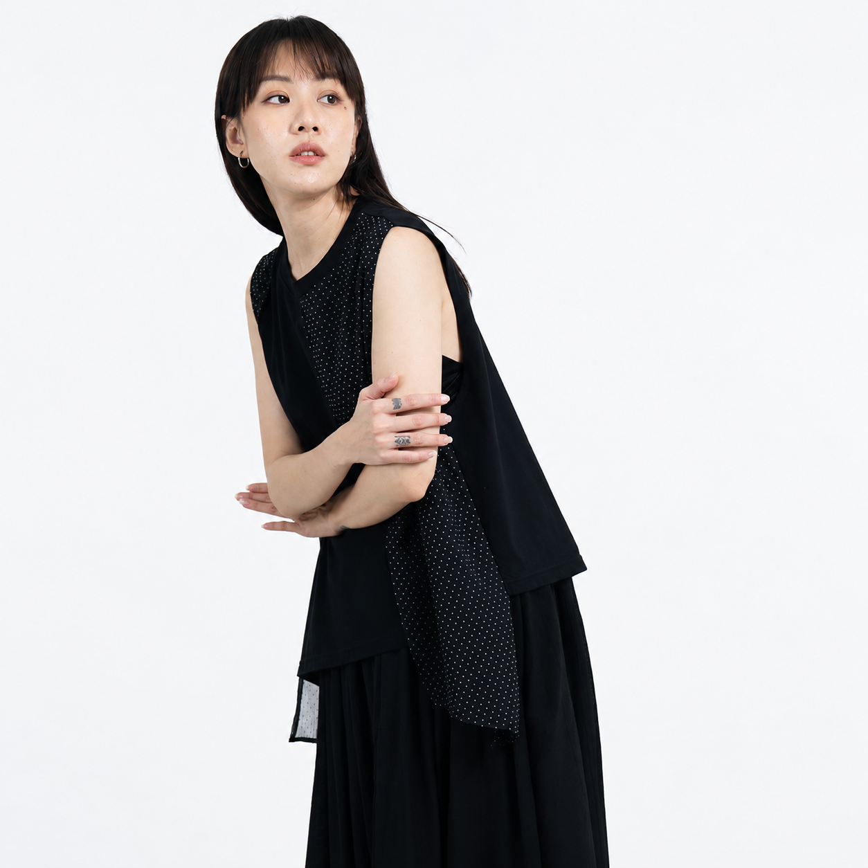 Atasan Wanita Hitam Polkadot Sleeveless Asymmetric - Slowday - Elatedbyher - Image 4