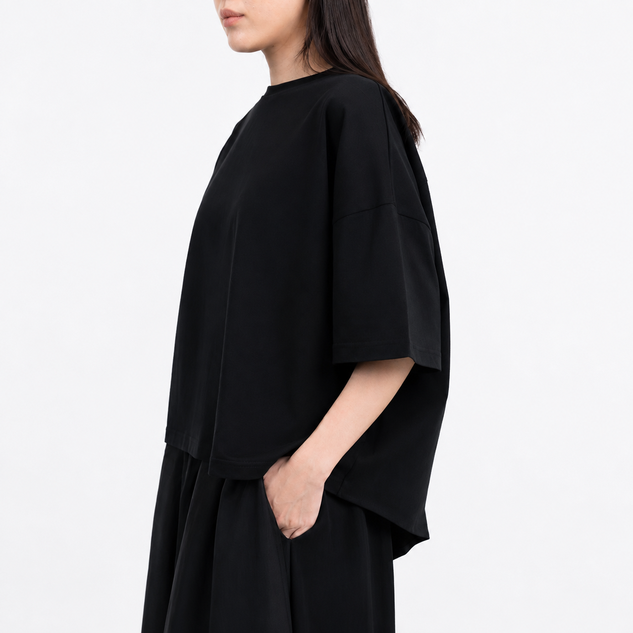 Atasan Wanita Basic dengan Zipper Hitam dan Putih - Euno - Basic Tops With Zipper Black and White - Image 2